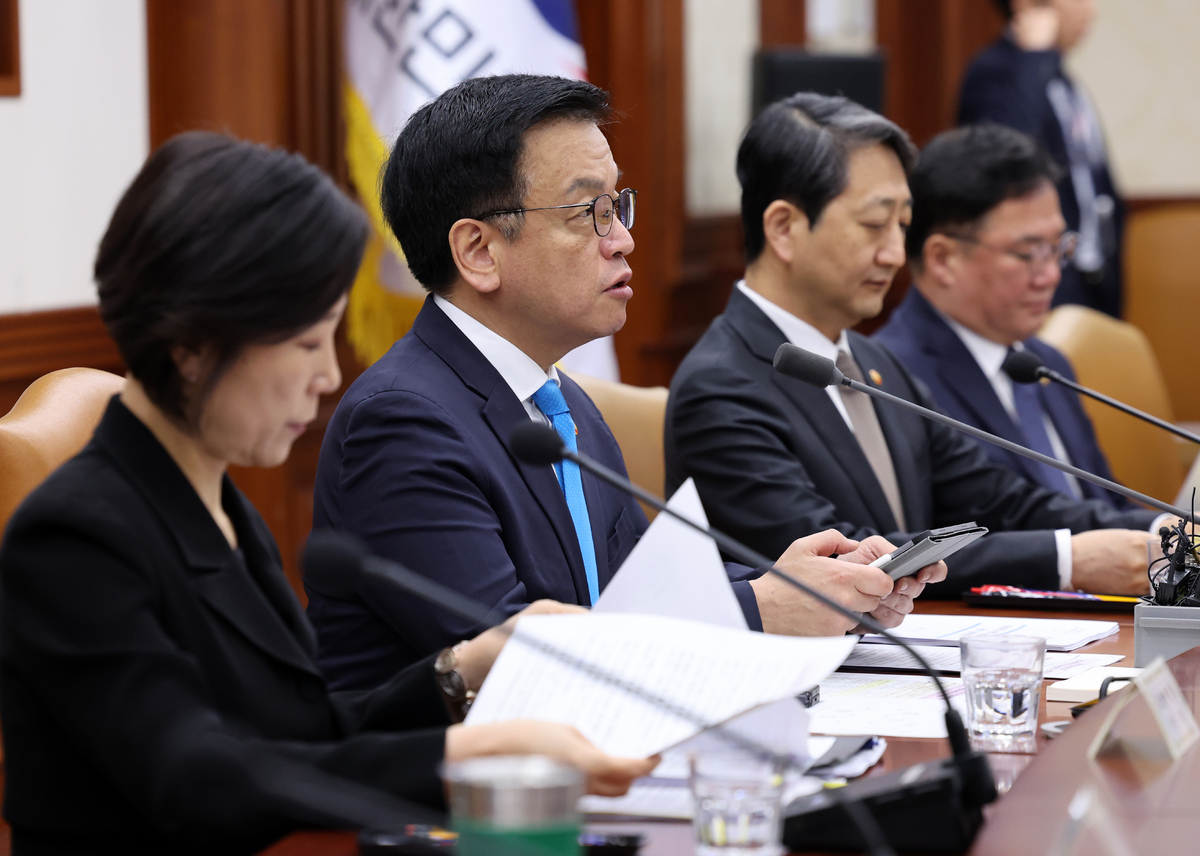 트럼프發 보호무역 생존법] 관세 폭탄 맞은 자동차산업…정부가 꺼내든 비책은?